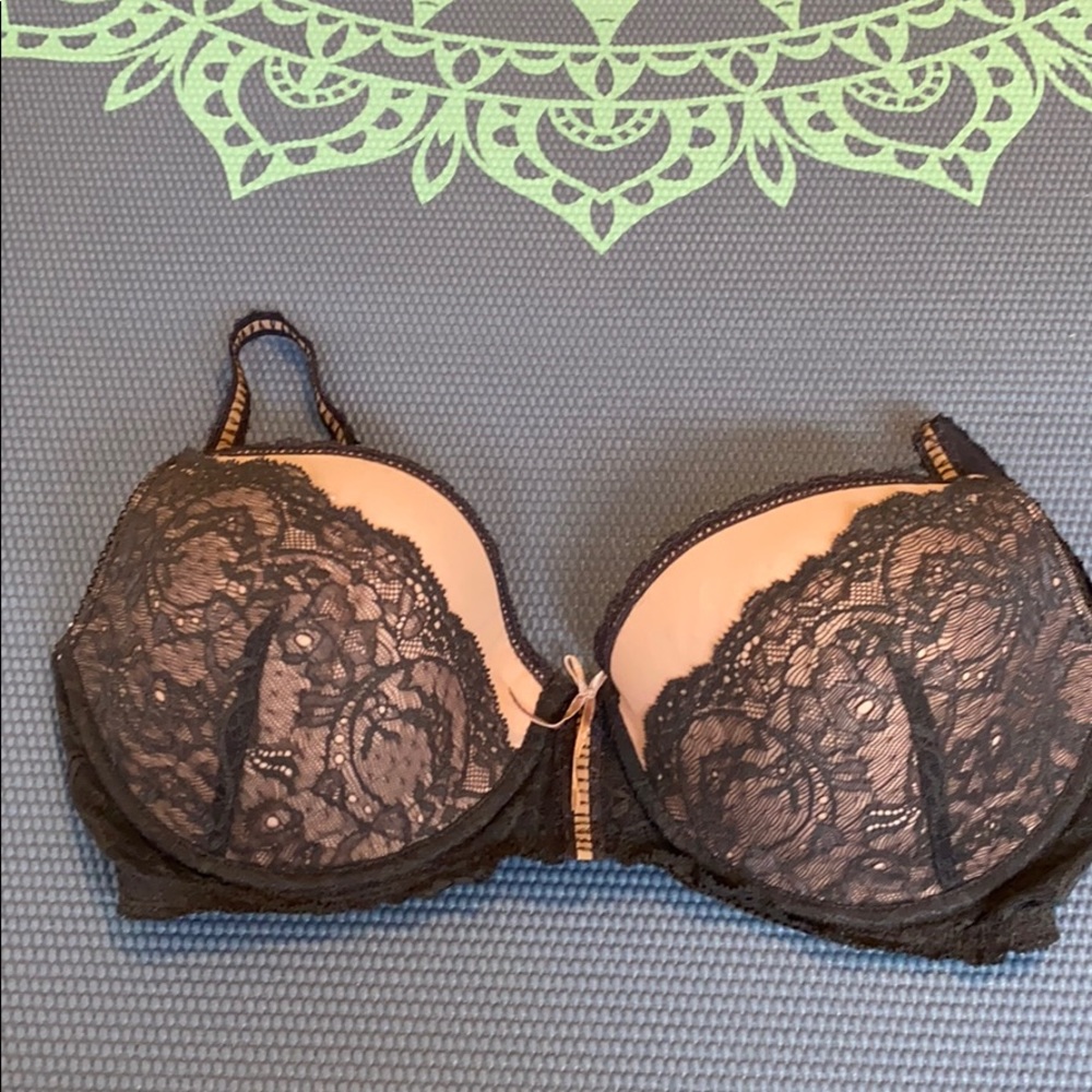 36dd Victoria’s Secret bra dark gray and blush